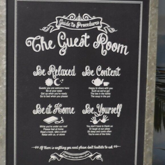 Metal Framed Guest Room Sign - Picture 4 of 4